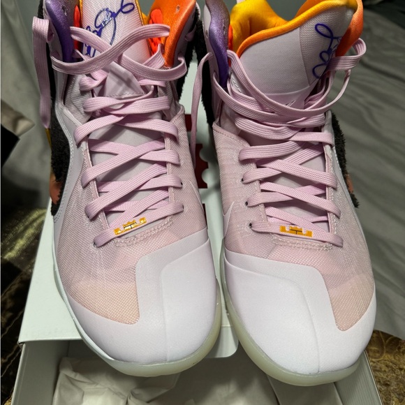 NIKE Lebron IX Regal pink multicolor NWT 9 - Picture 3 of 5